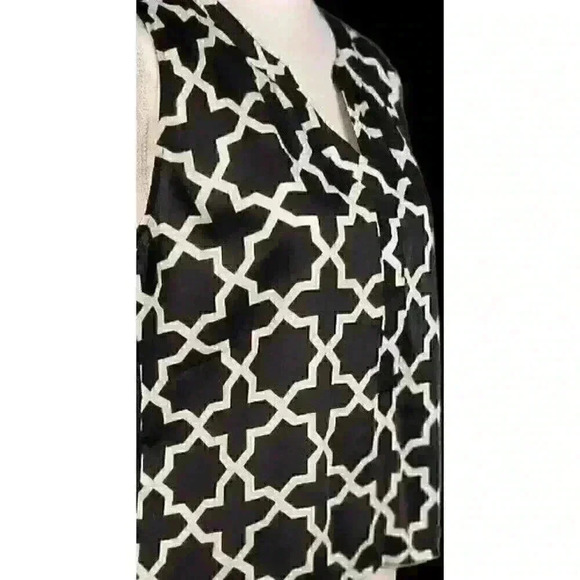 HANNA & GRACIE Woman's BLACK/WHITE Top Sleeveless Blouse Lightweight size Lg - Picture 5 of 10
